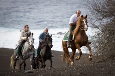 Extension et voyage à cheval aux Açores sur Sao Miguel - Randonnée équestre organisée par Randocheval