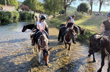 Voyage &agrave; cheval - Randonn&eacute;e &eacute;questre en Ari&eacute;ge pour les jeunes avec Randocheval