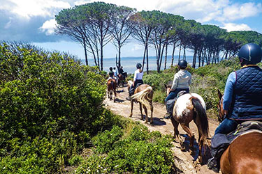 Voyage et aventure à cheval en Sicile - Randonnée équestre en Italie organisée par Randocheval