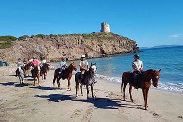 Voyage et aventure à cheval en Sicile - Randonnée équestre en Italie organisée par Randocheval